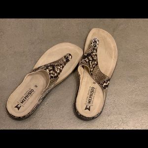 *PRICE DROP*  Mephisto Agacia sz 10 dark brown